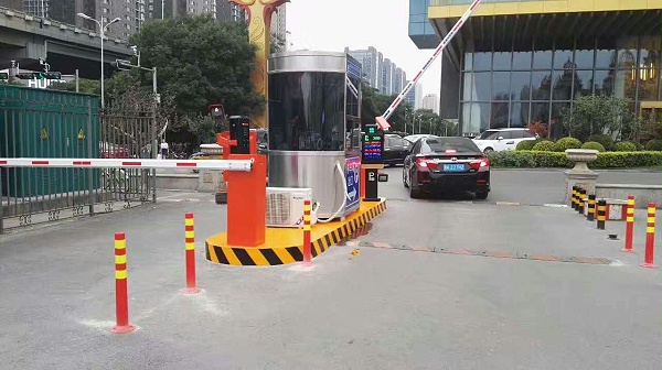 【真地行業(yè)篇】停車場智能化關(guān)鍵詞-車牌識別系統(tǒng)！