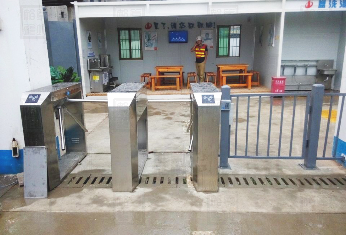 【真地行業(yè)篇】熱銷(xiāo)樣式安防人行閘機(jī)功用介紹