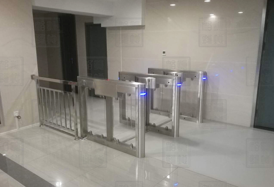 【真地行業(yè)篇】真地閘機(jī)廠家教你如何在對(duì)的地方選擇對(duì)的閘機(jī)